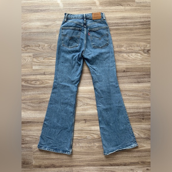 70'S High Flare Jeans in Sonoma Walks - Picture 3 of 8